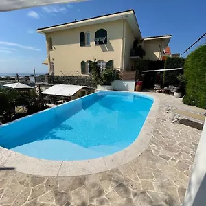  Appartamento Elegante Con Piscina Ad Uso Esclusivo Italia